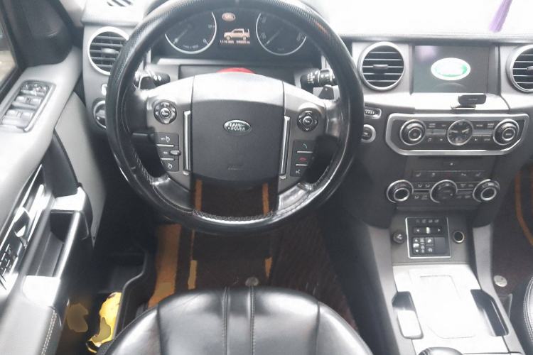 Used Land Rover Discovery 2015 3.0 SDV6 HSE Diesel Version Steering Wheel