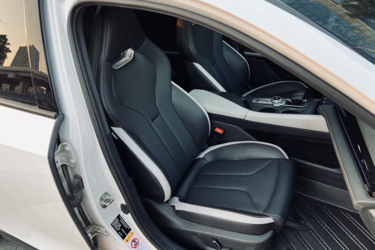 Used Changan UNI-V 2023 1.5T Prestige Model
