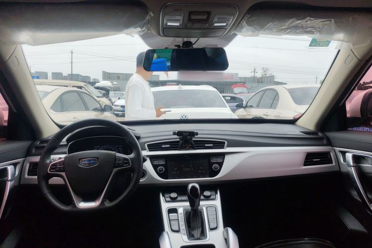 Used Geely Auto Emgrand X7 Sport 2016 1.8TD Automatic Smart Connectivity Version Center Console