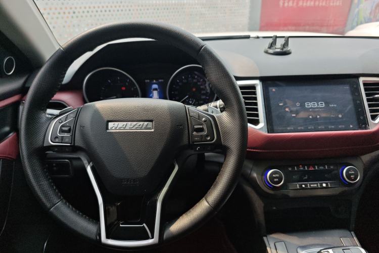 Used Haval H6 Coupe 2020 SmartConnect Edition 1.5T Automatic Two-Wheel Drive Luxury SmartConnect Model Center Console