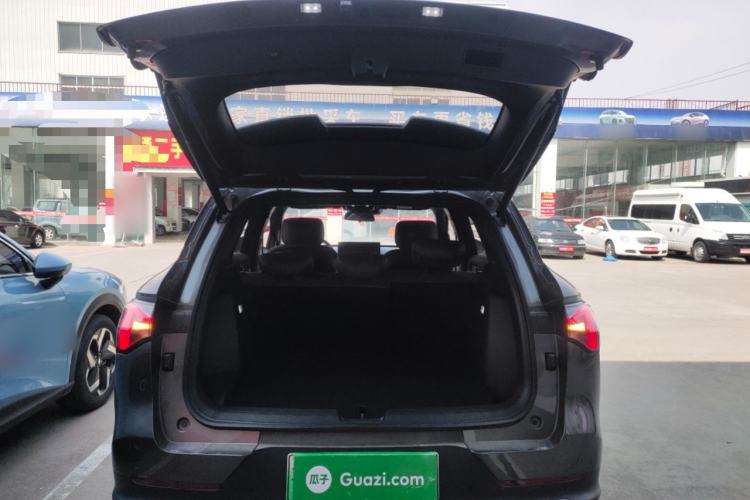 Used Wuling Xingguang S 2024 130 km Flagship Version Trunk