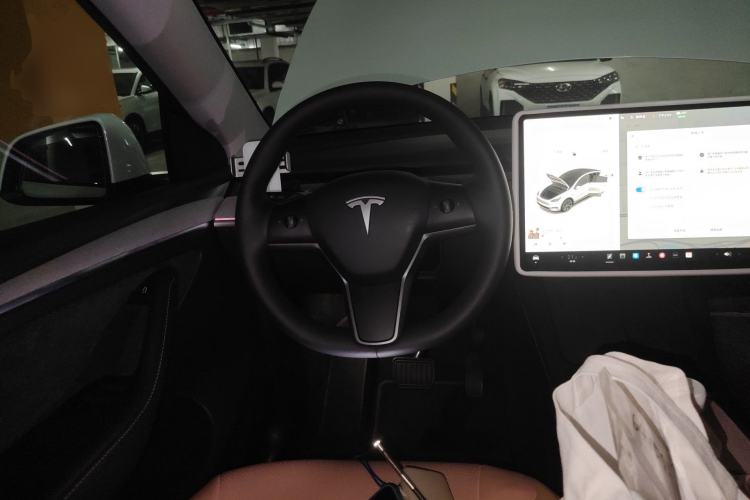 Used Tesla Model Y 2024 Long-Range All-Wheel-Drive Version Steering Wheel