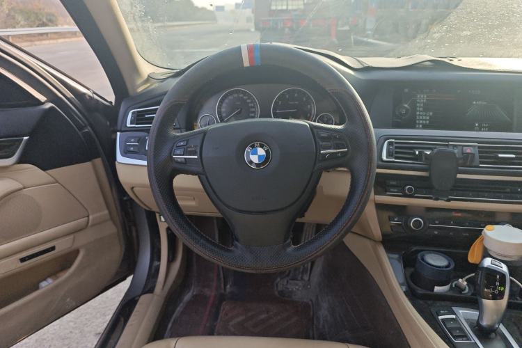 Used BMW 5 Series 2013 530Li Leading Model Steering Wheel