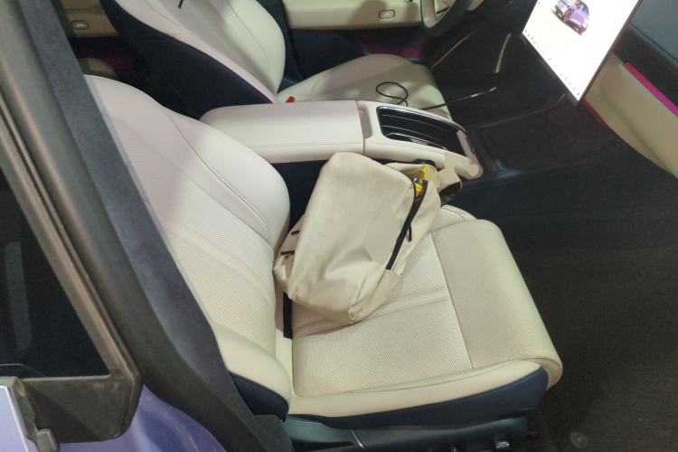 Used Zeekr 007 2025 Four-Wheel Drive Intelligent Driving Version 75 kWh Right Front Seat