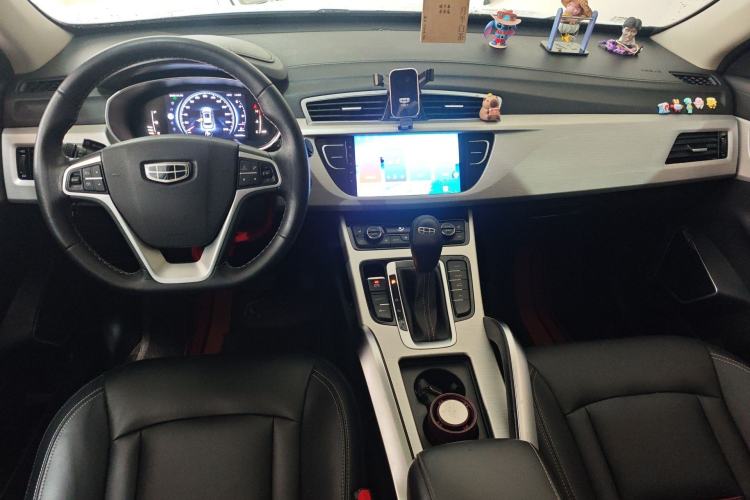 Used Geely Auto Emgrand X7 Sport 2018 1.8TD Automatic Two-Wheel Drive Smart Connect 4G Internet Edition Center Console