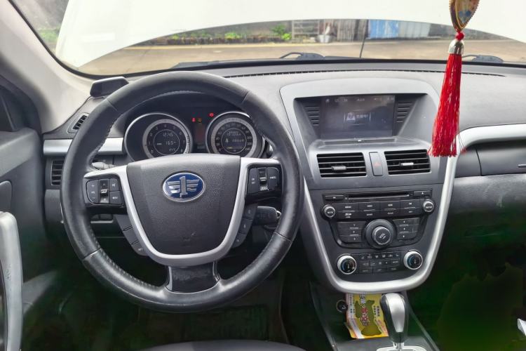 Used Bestune X80 2013 2.0L automatic comfort version Steering Wheel