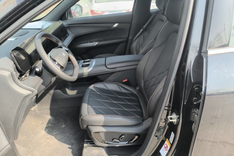 Used CHANGAN CS75 PLUS 2025 4th Generation UItra 2.0T New Blue Whale Smart Intelligent Powertrain Version
