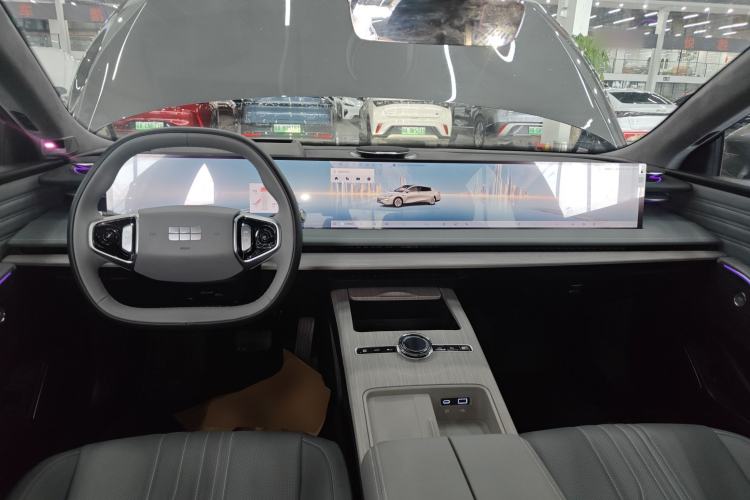 Used Geely Galaxy E8 2024 665 km Range Rear-Drive Starship Long-Range Version