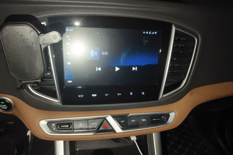 Used Geely Auto Vision X6 2018 1.4T CVT 4G Connected Flagship Edition
