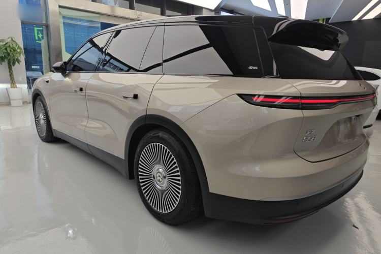 Used Nio ES8 2024 75 kWh Rear Left 45 Deg