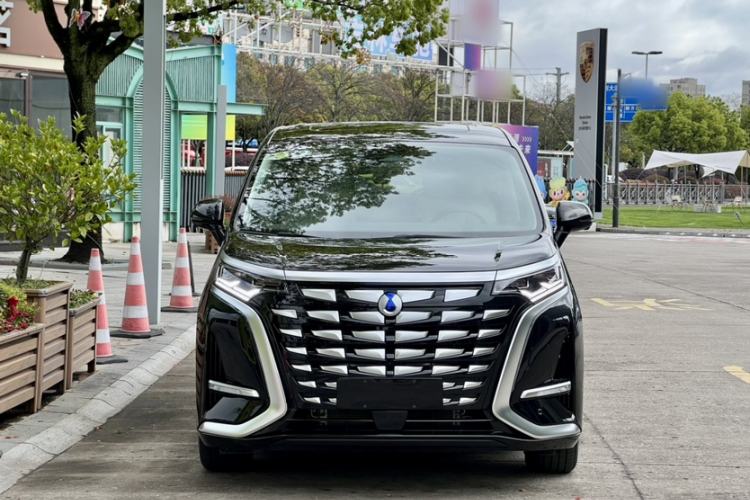 Used Denza D9 2024 DM-i 1050 Luxury Model