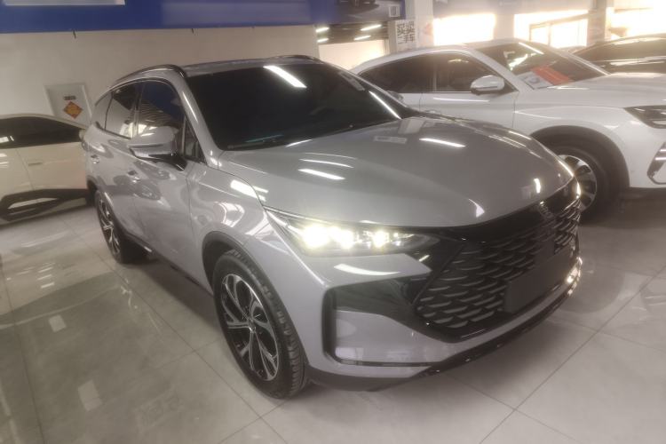 Used BYD Tang New Energy 2025 DM-i 115KM Prestige Model Front Right 45 Deg