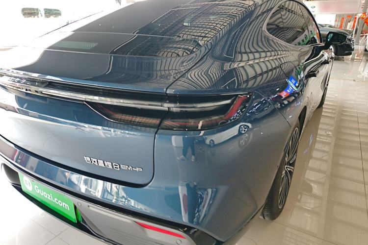 Used Geely Galaxy 8 2025 130km EM-P Starship Edition
