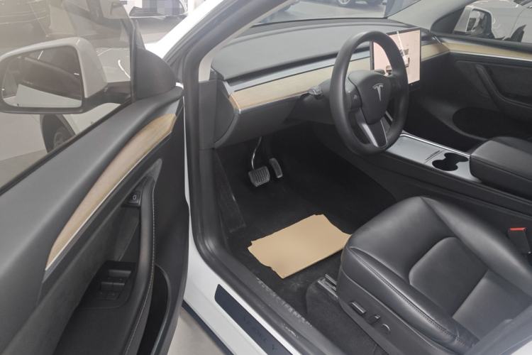 Used Tesla Model Y 2022 Rear-Wheel-Drive Version