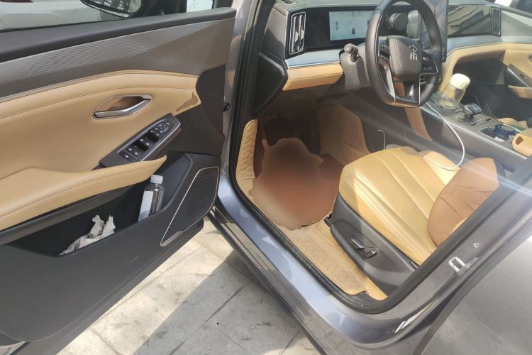 Used BYD Song L DM-i 2024 112 km Leading Edition Driver Seat