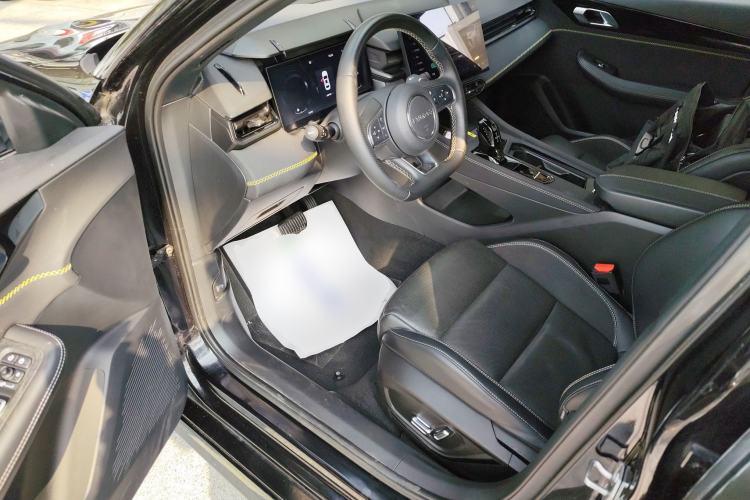 Used Lynk & Co 03 2023 1.5TD DCT JingPro Driver Seat