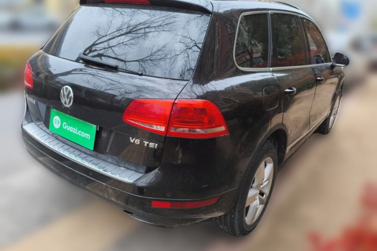 Used Volkswagen Touareg 2015 3.0 TSI Luxury Model Rear Right 45 Deg