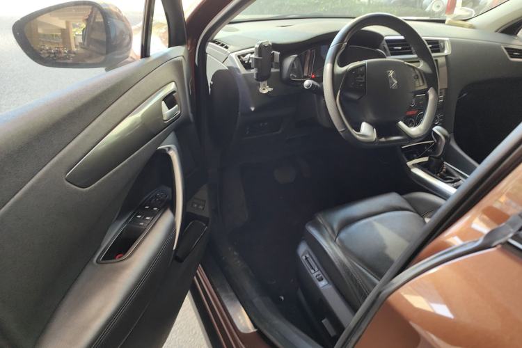 Used DS 6 2016 1.6T Luxury Edition THP160
