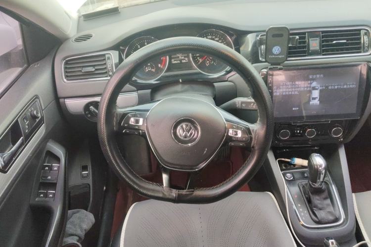 Used Volkswagen Sagitar 2018 280TSI DSG Comfort Model Steering Wheel