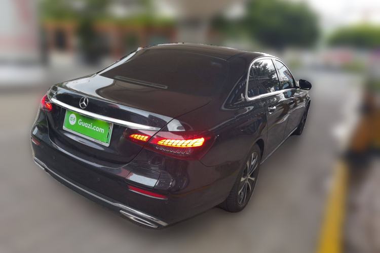 Used Mercedes-Benz E-Class New Energy 2022 Restyled E 350 e L Plug-in Hybrid Sedan Rear Right 45 Deg