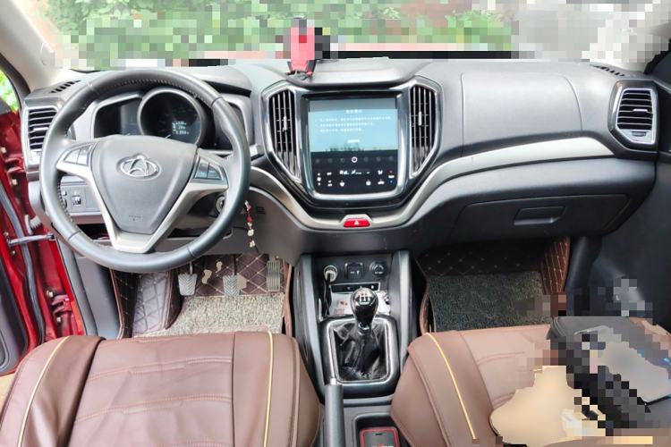 Used CHANGAN OSHAN CX70 2016 1.6L Manual Luxury Model Center Console