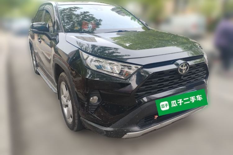 Used Toyota RAV4 2020 2.0L CVT Two-Wheel Drive Fashion PLUS Edition Front Right 45 Deg