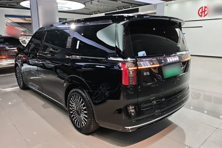 Used Zeekr 009 2024 Six-Seat Executive Version 4WD 108 kWh
