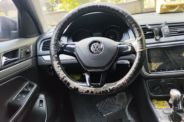 Used Volkswagen Lavida 2015 230TSI DSG Comfort Edition
