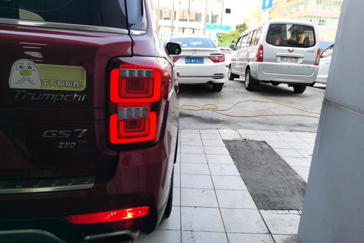 Used GAC Trumpchi GS7 2017 280T Two-Wheel Drive Luxury Model Right Rear Taillight