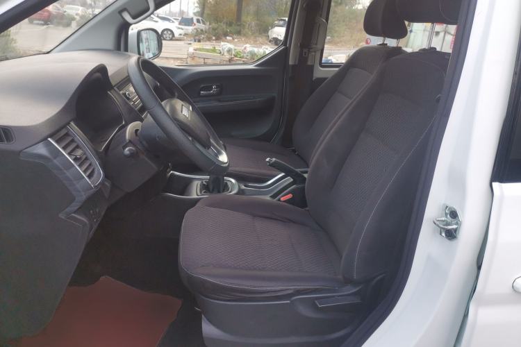 Used Jinbei Gold Hiace 2021 1.5L Passenger Van Engineering Lion Model Central Air Conditioning Version 9 Seats
