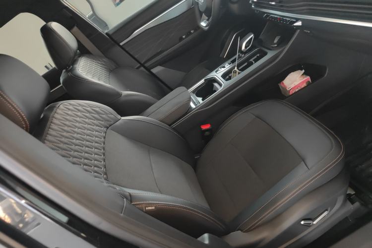 Used Geely Auto Haoyue L 2025 2.0T DCT Luxury Edition
