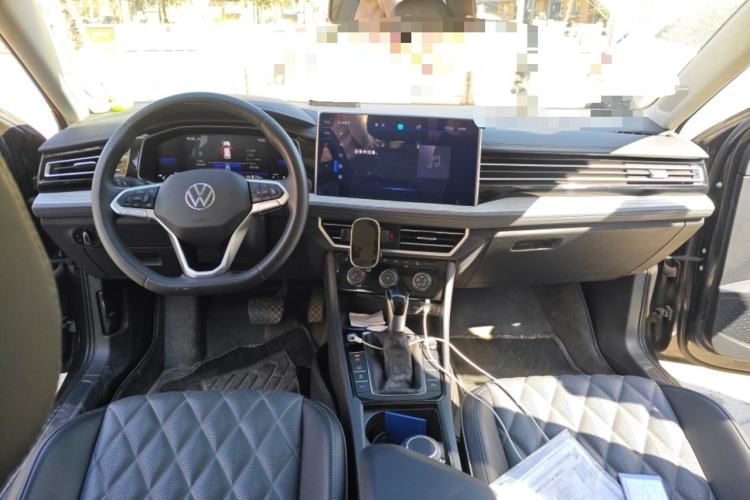 Used Volkswagen Sagitar 2023 300TSI DSG Excellence Edition Center Console