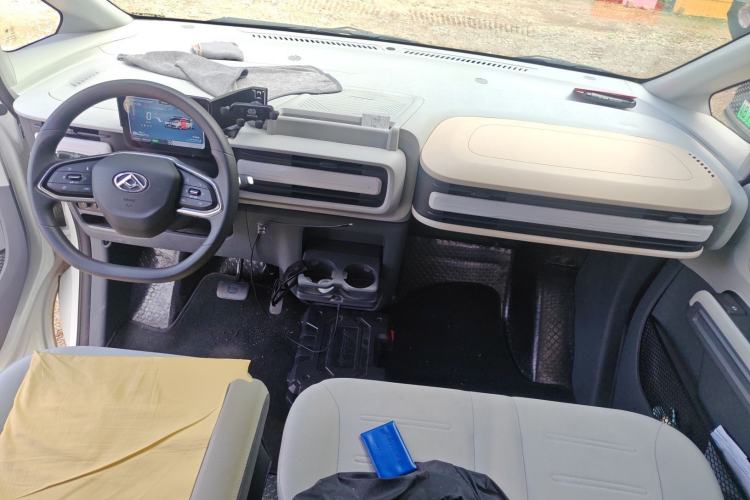 Used SAIC MAXUS Dana V1 2024 V1 Short Wheelbase Low-Roof Multi-Function Version (51 kWh)
