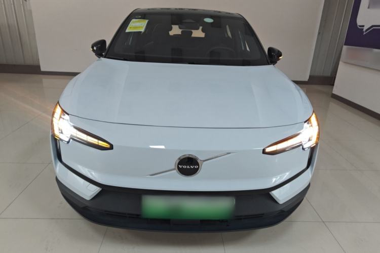 Used Volvo EX30 2025 Rear-Drive Long-Range Plus Model