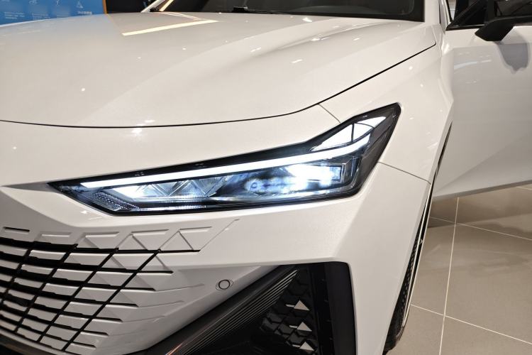 Used CHANGAN UNI-V 2022 1.5T Prestige Version Left Front Headlight