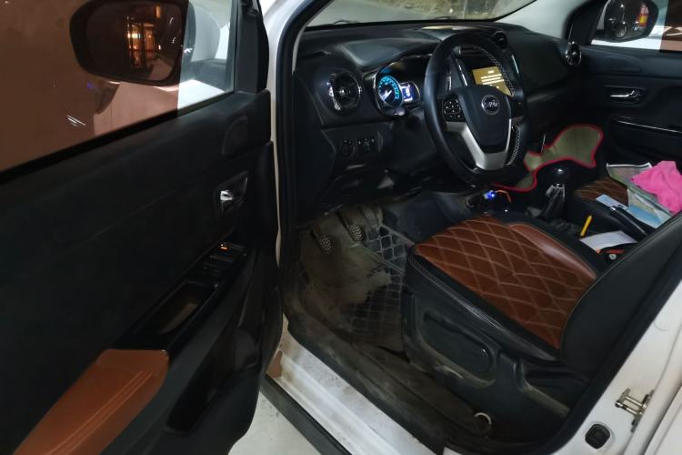 Used SWM X3 2017 1.5T Manual Fashion Model
