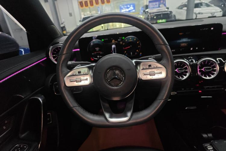 Used Mercedes-Benz A-Class 2022 Second Facelift A 200 L Sport Sedan Fashion Version Steering Wheel