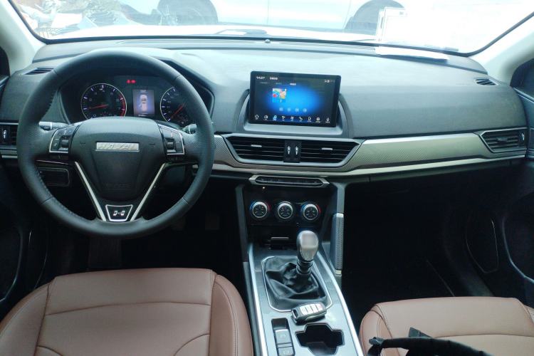 Used Haval H6 2021 Sport Edition 1.5T Manual Elite Smart Connectivity Model with Hexagonal Grille Center Console