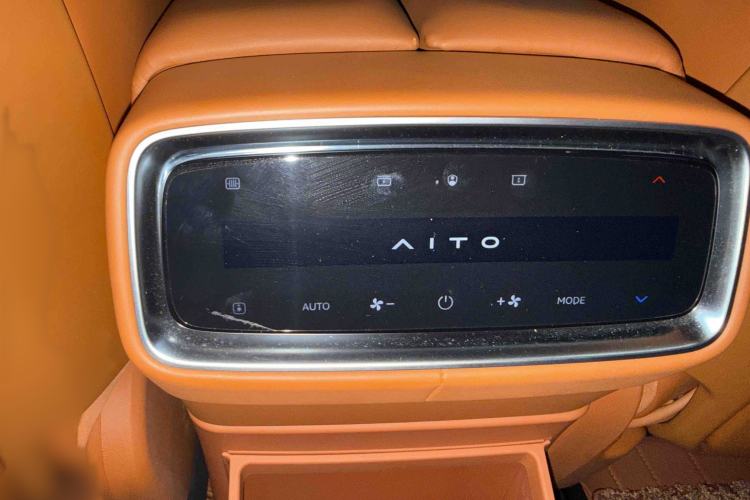 Used Hima AITO M9 2024 Range-Extended Ultra Version 42 kWh 6-Seater Model Interior 10