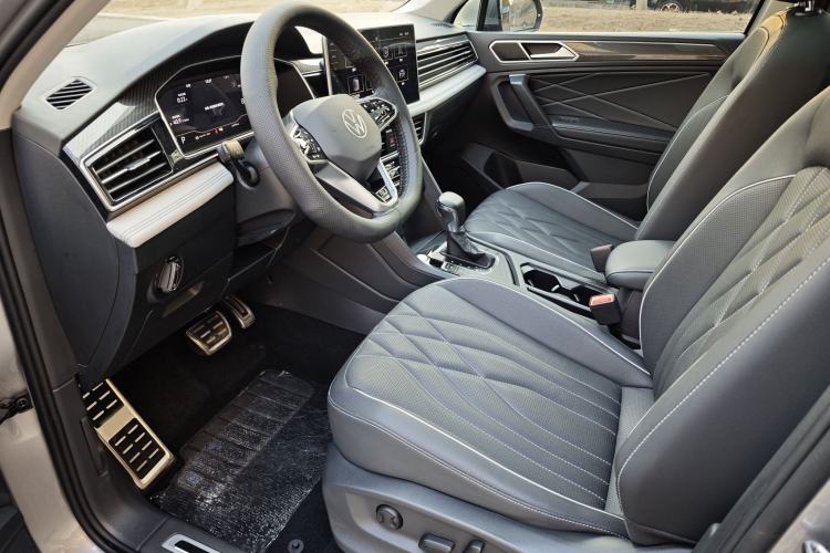 Used Volkswagen Tiguan L 2022 330TSI Automatic Two-Wheel Drive R-Line Enhanced Edition