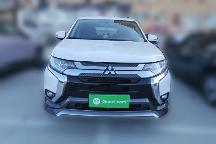 Used Mitsubishi Outlander 2020 2.0L Two-Wheel Drive Enjoyment Version 5 Seats Front