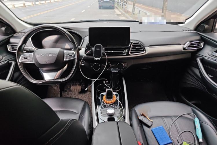 Used EXEED Lingyun 2019 1.6T Two-Wheel Drive Diamond Edition Center Console