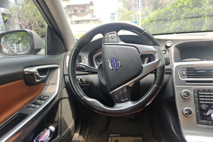 Used Volvo S60 2016 S60L T4 Zhiyuan Edition Steering Wheel