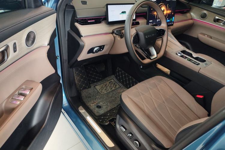 Used Chery Tiggo 8 PLUS C-DM 2025 1.5T 116 km Prestige Version 5 Seats
