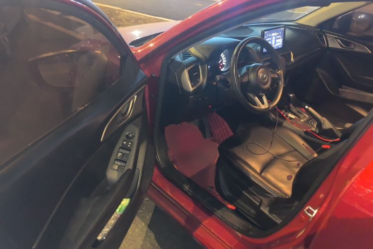 Used Mazda 3 Axela 2017 Hatchback 1.5L Automatic Comfort Model Emission Standard China V