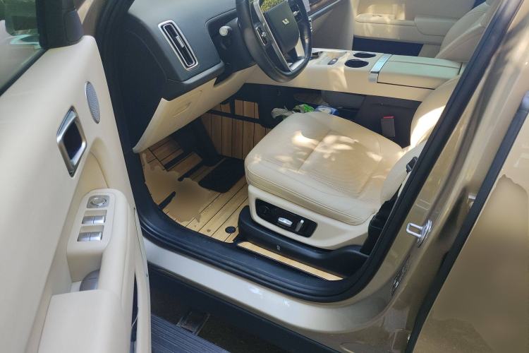 Used Li Auto L9 2022 Max model