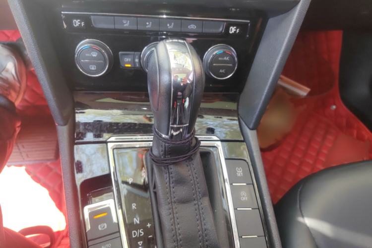 Used Volkswagen Lamando 2018 280TSI DSG Comfort Edition Gear Lever