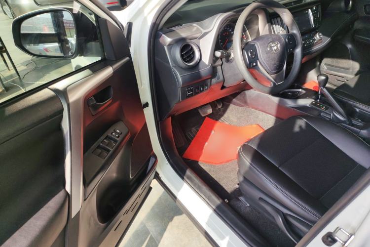 Used Toyota RAV4 2016 2.0L CVT Two-Wheel Drive Comfort Edition China V Standard