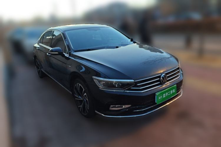 Used Volkswagen Magotan 2020 330TSI DSG Luxury Edition Front Right 45 Deg