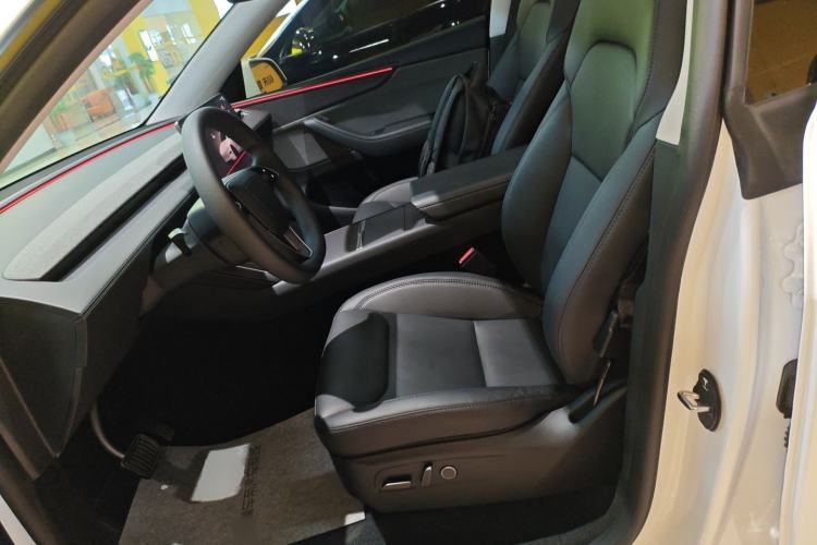 Used Tesla Model Y 2025 Rear-Wheel-Drive Version Left Front Seat